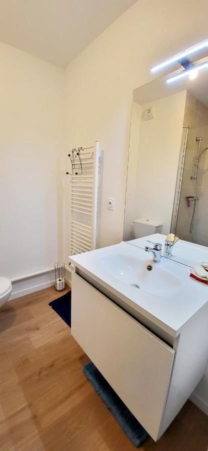 Appartement Moderne Finement Decore Avec Balcon A Vannes Centre Bagian luar foto